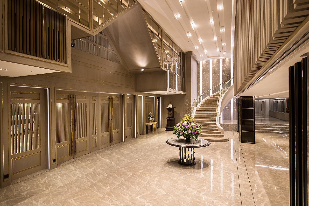 The Heritage Chiang Rai Hotel And Convention Zewnętrze zdjęcie The lobby of the hotel