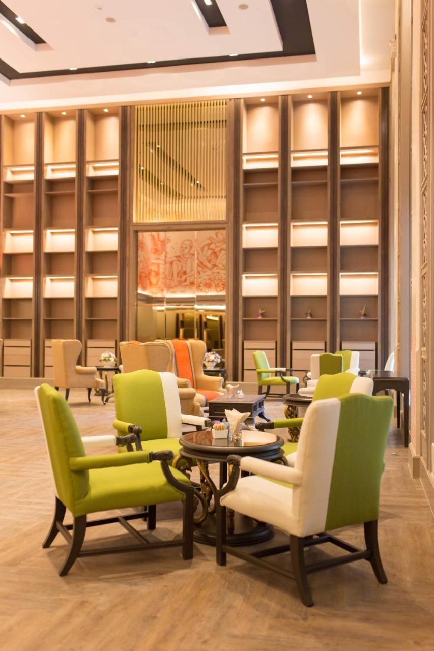 The Heritage Chiang Rai Hotel And Convention Zewnętrze zdjęcie The lobby of the hotel