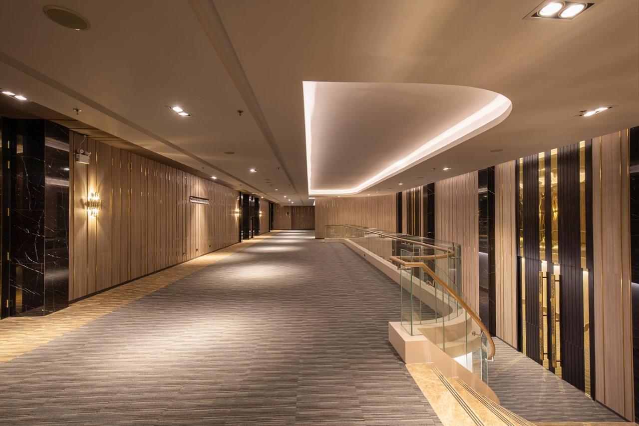 The Heritage Chiang Rai Hotel And Convention Zewnętrze zdjęcie The interior of the hotel