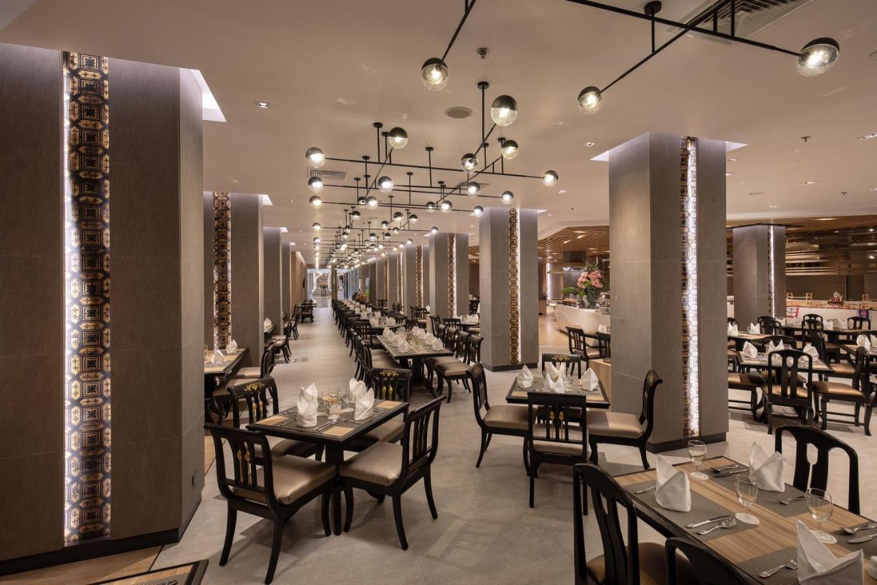 The Heritage Chiang Rai Hotel And Convention Zewnętrze zdjęcie The restaurant's interior